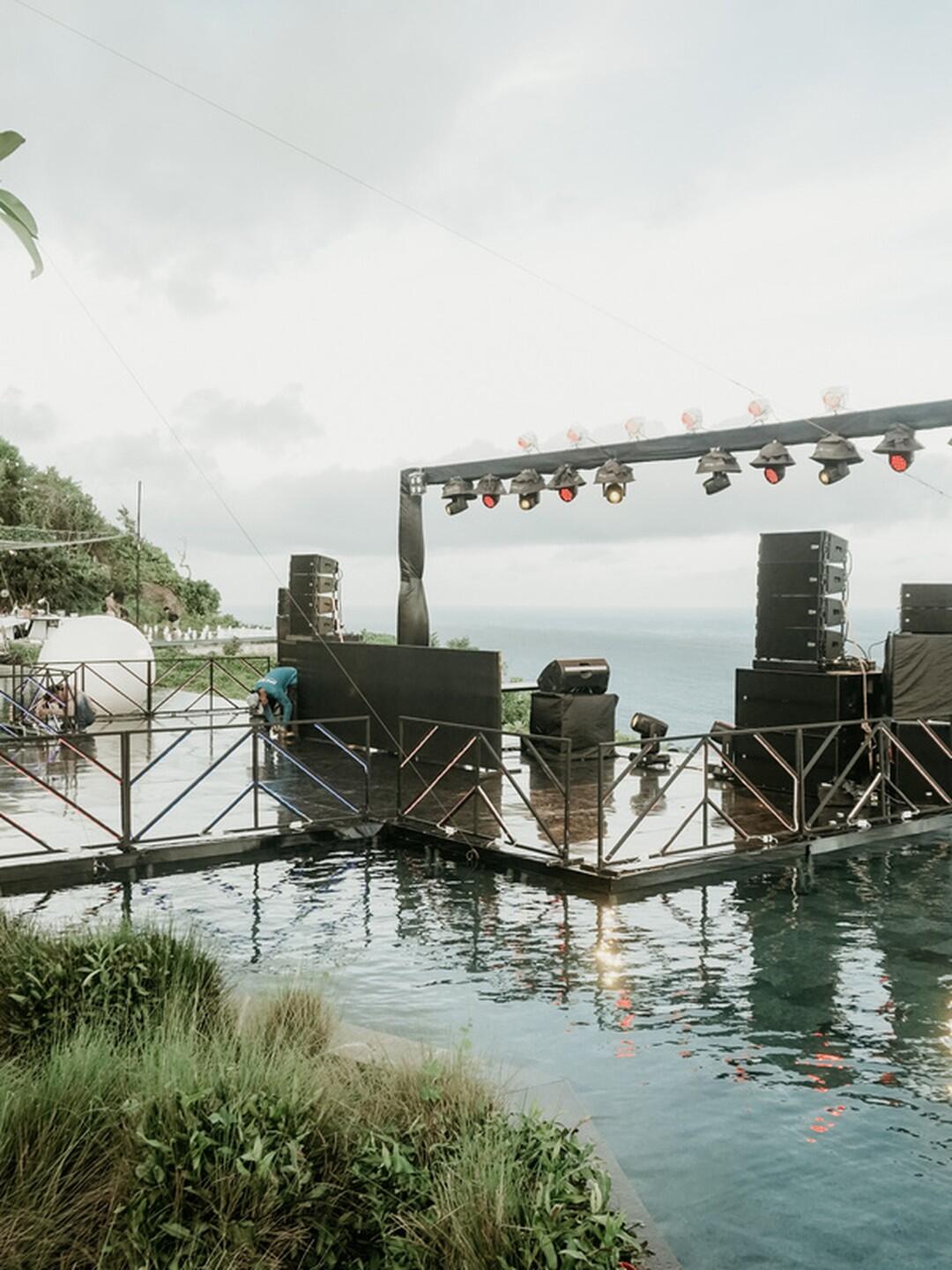 Black Floating Stage