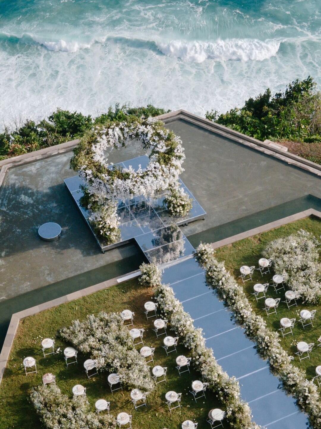 Mirror Floating Stage at Six Senses