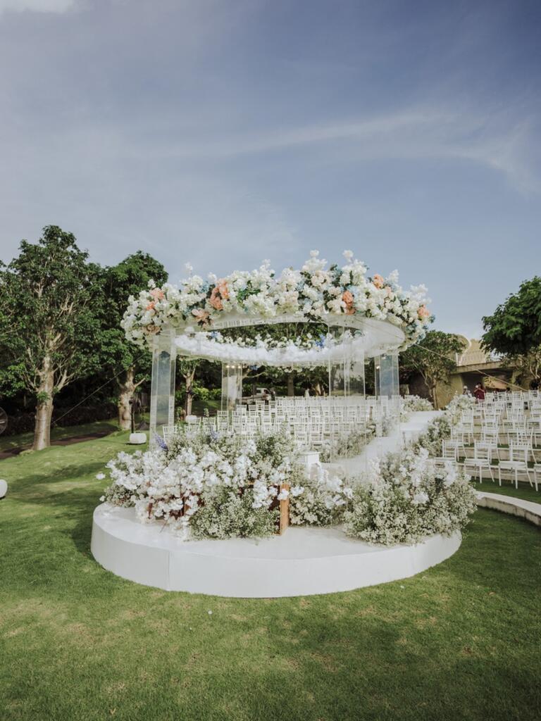 Round Acrylic Pergola