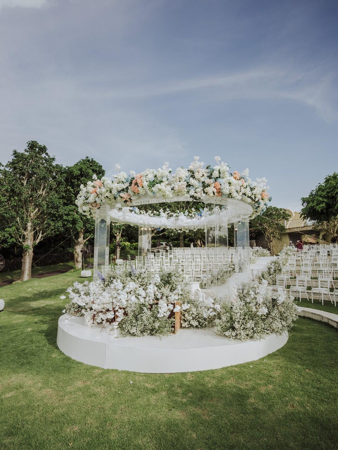Round Acrylic Pergola