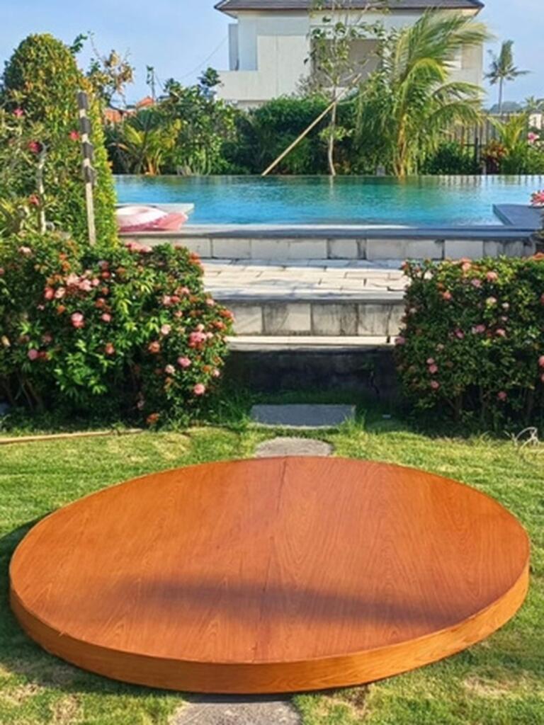 Wooden Round Stage
